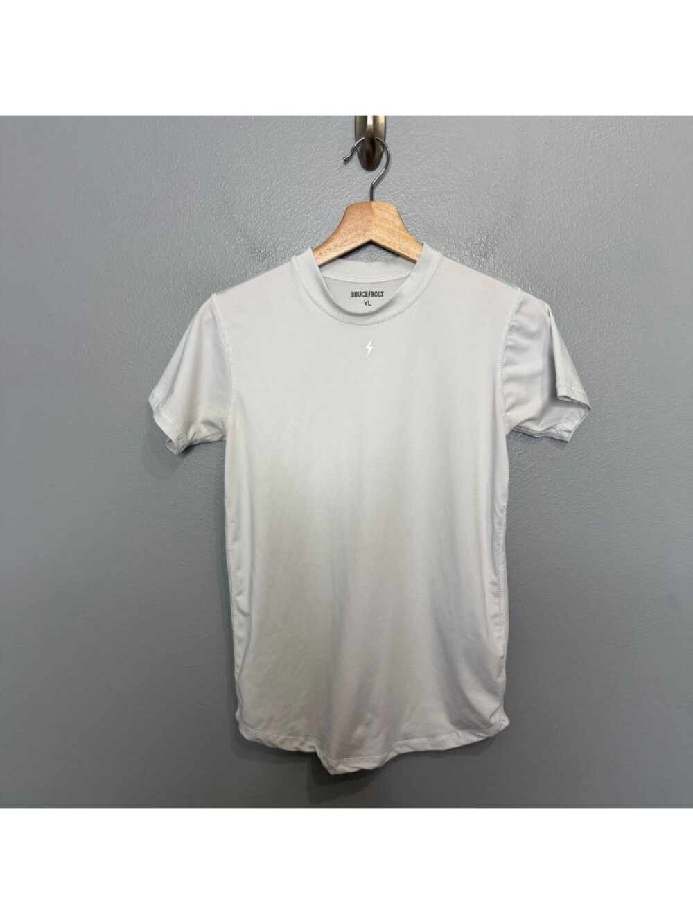 BRUCE BOLT youth performance short sleeve shirt in white size YL